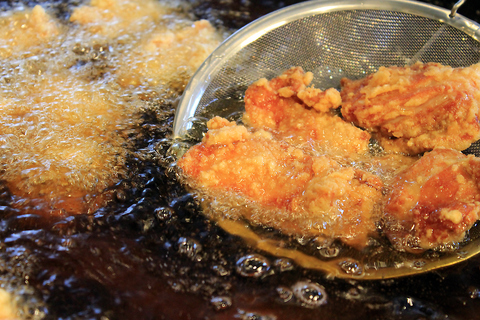 自家製唐揚げ食べ放題×ハイボール飲み放題777円