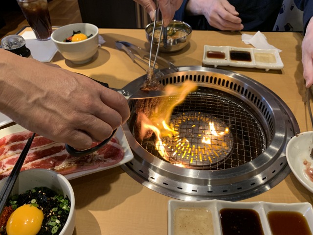 さすが焼肉ポリスは手際がよい