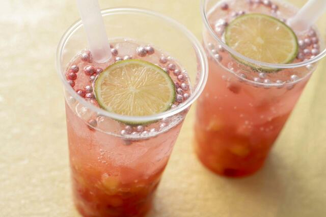 スパークリングドリンク(ナタデココ&フルーツ) 700円｜提供店舗：東京ディズニーシー 「ホライズンベイ・レストラン」｜東京ディズニーリゾート夏のひんやり冷たいメニュー