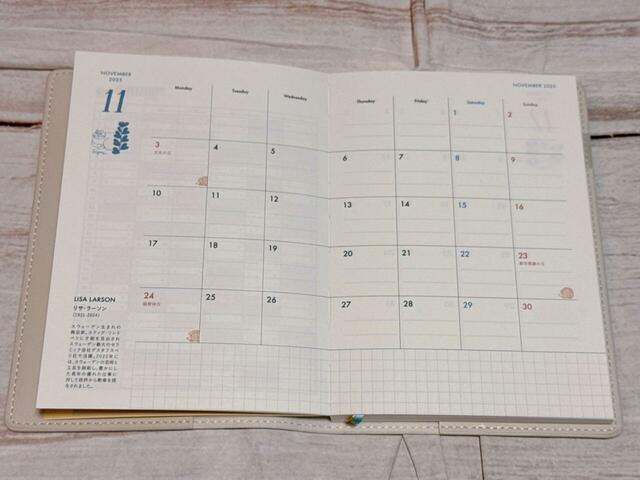 マンスリーページ。2025年11月からスタートしているのですぐに使えるのがうれしい♪