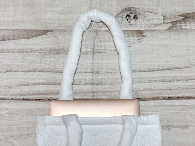 13インチのノートPCがすっぽり収まる大きさ