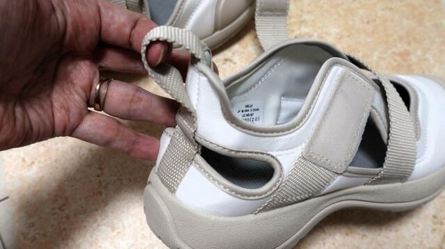 【無印良品 スニーカーサンダル】大きめのプルバックベルトで移動もラクラク！