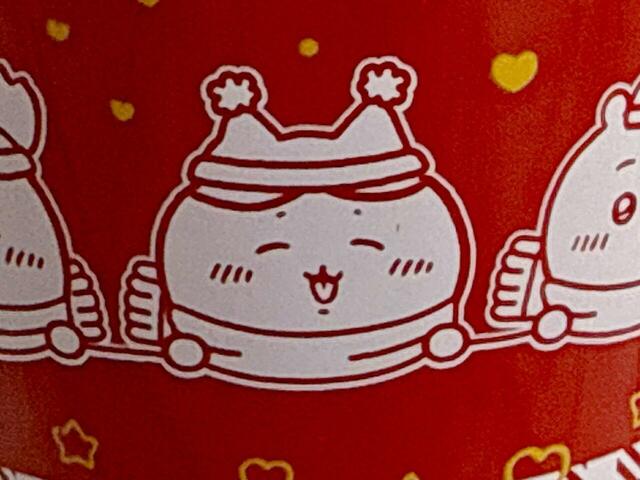 ハチワレのニット帽は猫耳バージョン。かわいすぎませんか…？！