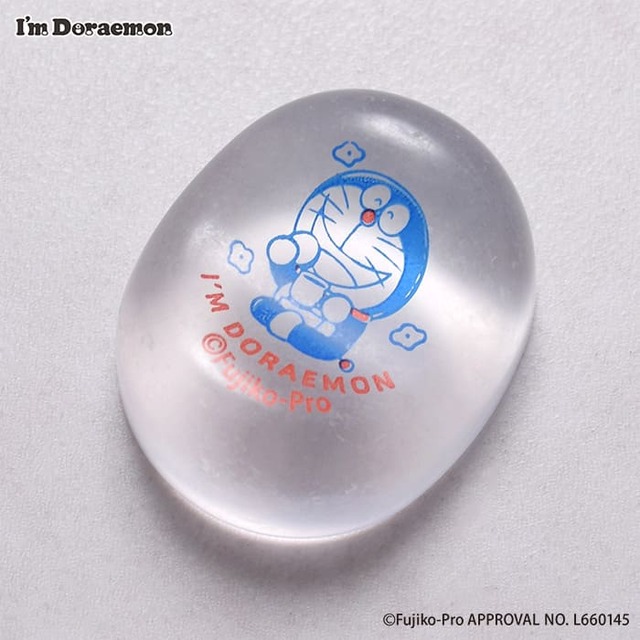 【ドラえもん】「I’M DORAEMON/箸置き」¥660／どら焼きを美味しそうに食べるドラえもんがキュート