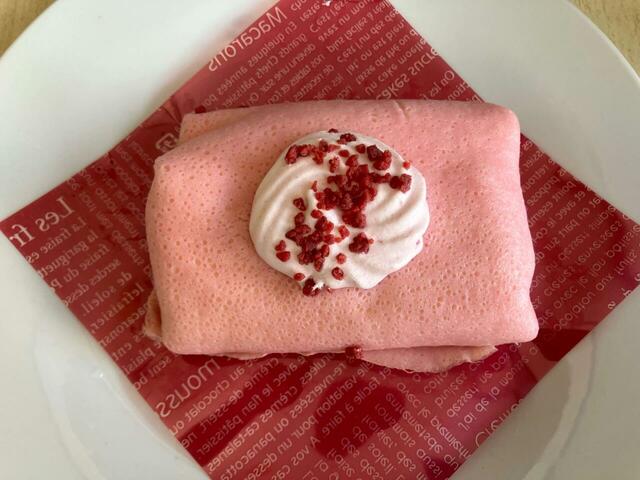 パッケージから取り出し、上から見るとこんな感じ。【コンビニ最新スイーツ正直レビュー】