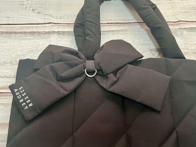 ふかふかの大きなリボンがなんともキュート！