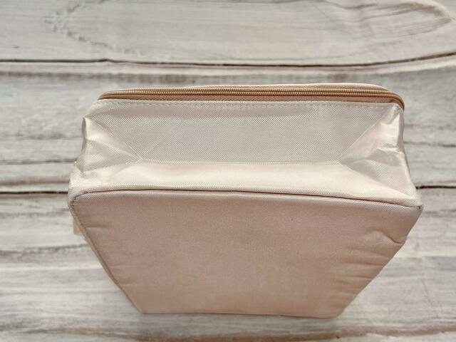 マチ付きなのでたくさんものが入りそう！