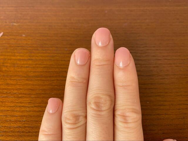 【ohora（オーホラ）ネイルシール】ヤスリで整えて完成！