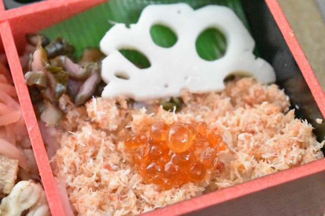 カニとイクラのお寿司も味わえる
