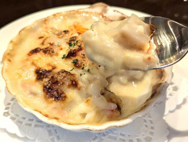 【ロイルホスト】クリーミーな「蟹と帆立のちいさなマカロニグラタン」には、きめ細かい泡のスパークリングワイン「日本のあわ」がおすすめ