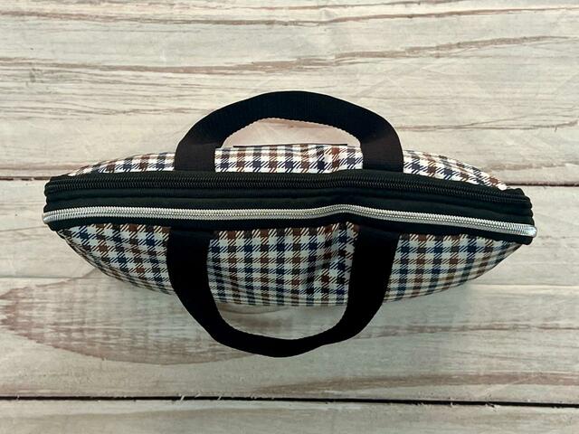 圧縮後。上から見ても厚みが薄くなりコンパクトに!