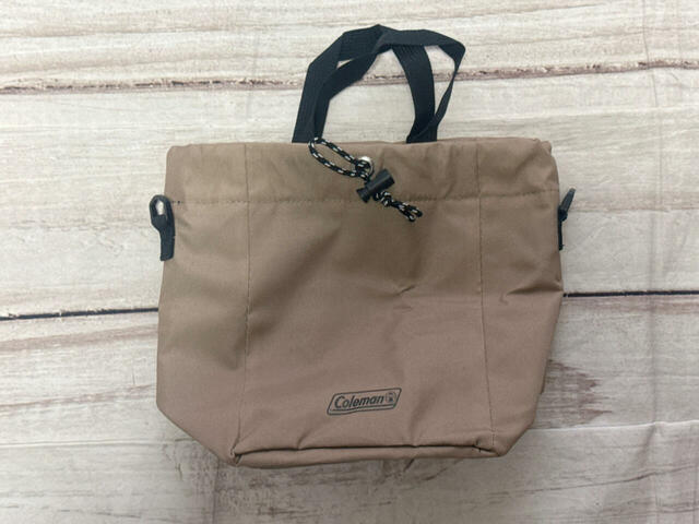 紐を絞らなければトートバッグとして使えます