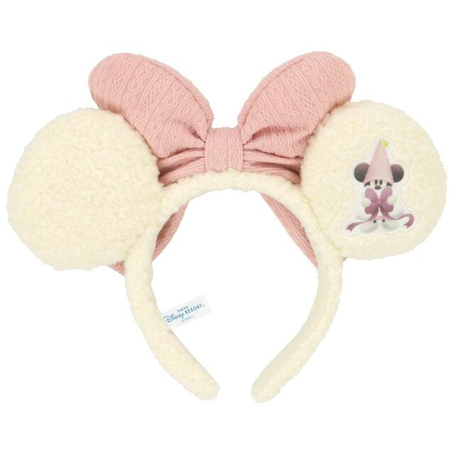 カチューシャ 2,400円｜東京ディズニーリゾート「ディズニー・クリスマス」スペシャルグッズ｜販売店舗：東京ディズニーランド「ディズニー＆カンパニー」、東京ディズニーシー「ガッレーリア・ディズニー」｜発売日：2026年11月10日(火)