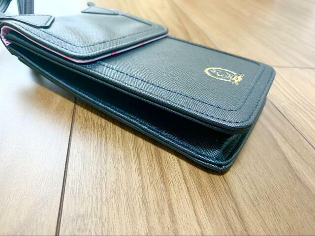 【クロミ 収納上手なスマホショルダーBOOK 】ほどよい厚みの薄型ショルダー