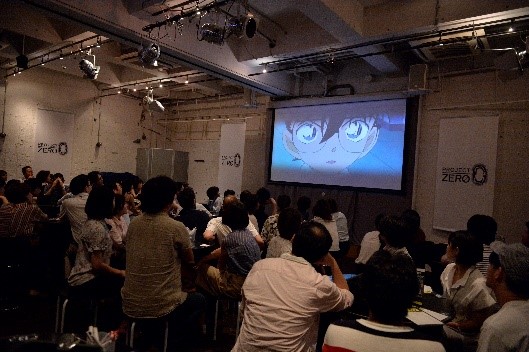 「紺青の美術館からの脱出」