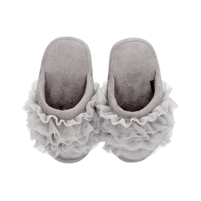 エクササイズルームシューズ：1,900円（税込）