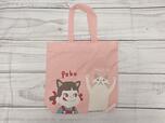 不二家の公式ネットショップ「ファミリータウン」で買える！ペコちゃんと白猫のターチャンがキュートなトートバッグ♪お値段は税込2,200円です！