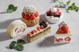 写真左上より時計回り:ストロベリーシュークリーム、ベイクドレアチーズケーキ 苺添え、フレジェ、アーモンドケーキフレーズ、苺のロールケーキ