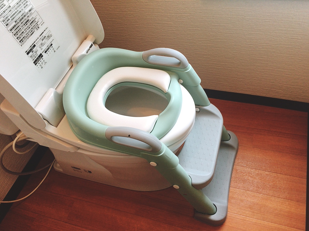 トイレトレーニングにおすすめ!付けるだけ「補助便座」比較レビュー【使いやすいのは?】(1/2) ハピママ*