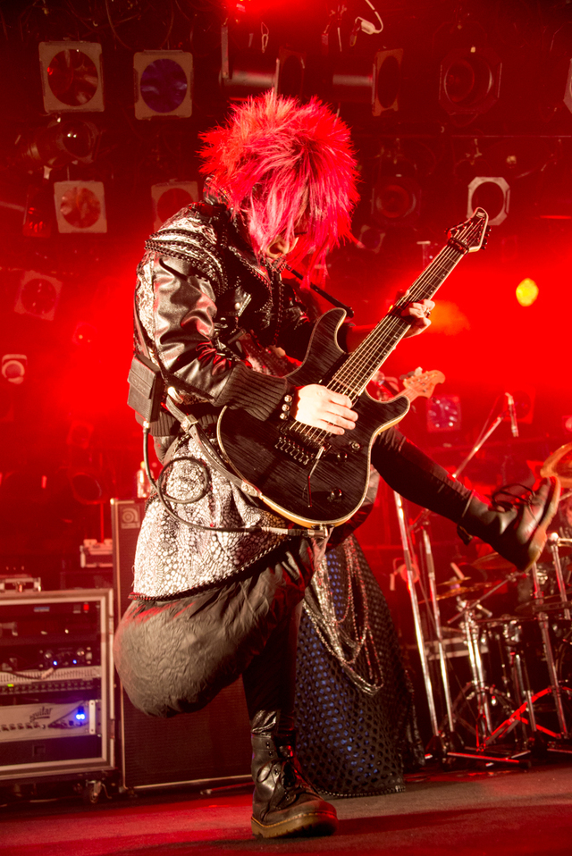 アルルカン・奈緒(G)