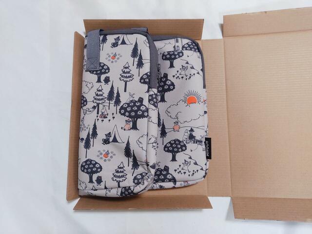 折った状態で梱包されていた