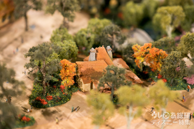 ベルの家。パレードルート側から見ると裏面。