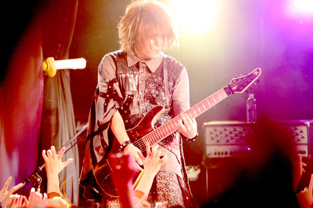 アルルカン・奈緒(G)