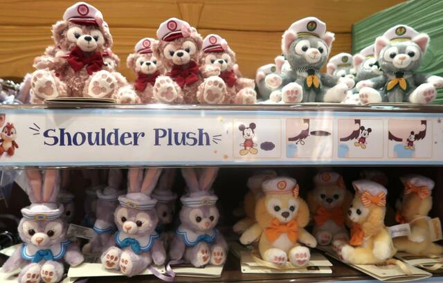 香港ディズニーランドグッズ　肩乗せぬいぐるみ