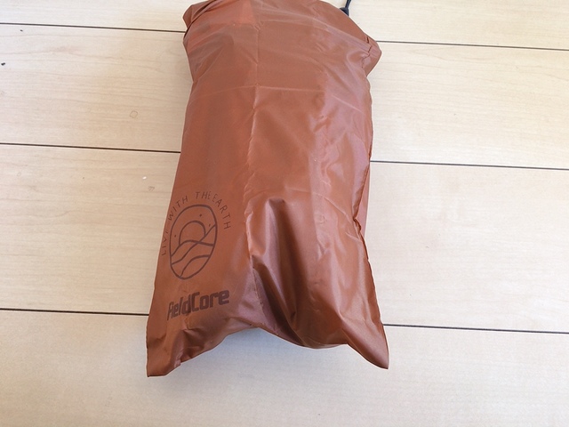 【ワークマン 裏ボアLIGHT(ライト)スリッポン】付属の袋で持ち運び楽ちん