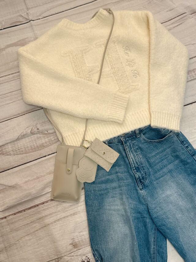 シンプルなデニムコーデにも馴染みます♪