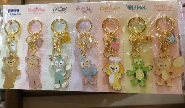 香港ディズニーランドグッズ　小分けできるキーチェーン(439HKD)
