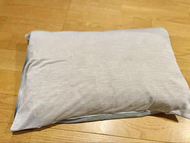 【ニトリ　枕カバー(Nクール グラデーション 23NC13)】裏も表もつるっとひんやりした肌触り