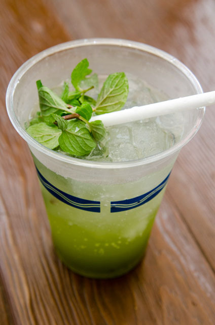 「ユカタン・ベースキャンプ・グリル」キウイモヒート/東京ディズニーシー「ディズニー・サマーフェスティバル2015」