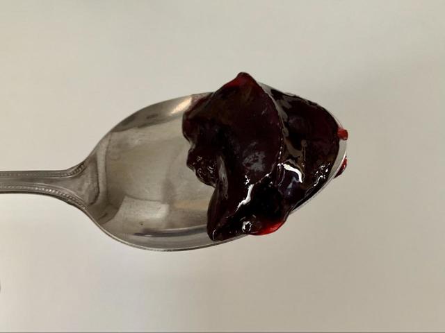 【業務スーパー カシスジャム】小粒のカシスの果肉が入っています