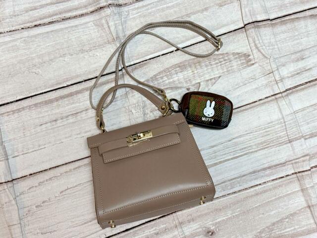 ミニバッグにつけてみました。かわいい！