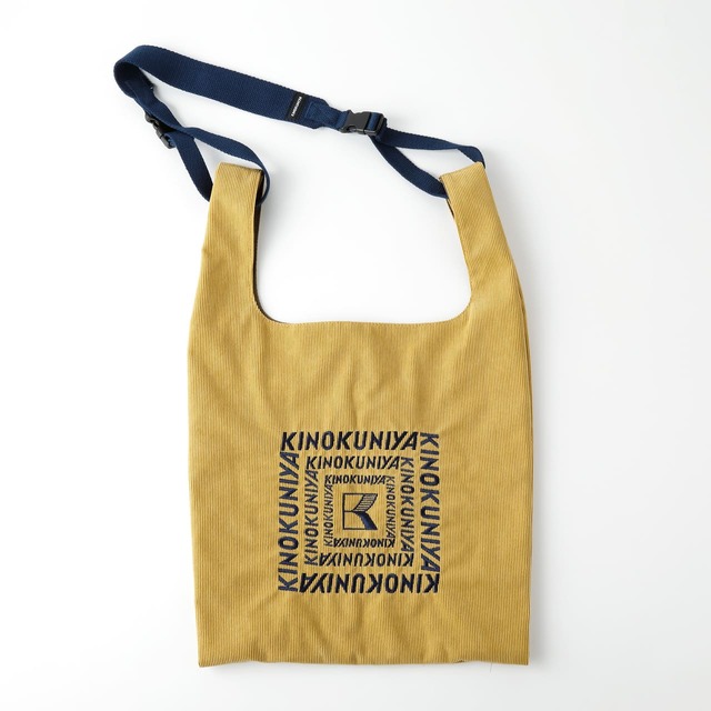 【紀ノ国屋　ショルダーストラップ付コーデュロイバッグ】コーデのアクセントになるイエロー