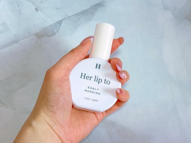 持ち歩きしやすいサイズ感なので、ミニバッグ派にとってもうれしいポイント♪