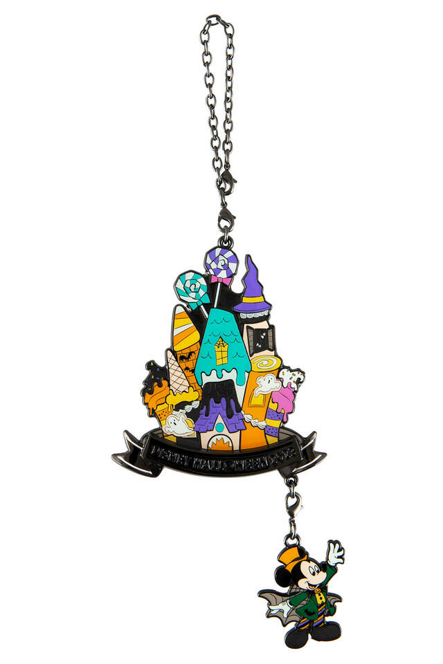 バッグチャーム 2,600円｜東京ディズニーリゾート「ディズニー・ハロウィーン」2023スペシャルグッズ｜販売店舗：東京ディズニーランド「ディズニー&カンパニー」、東京ディズニーシー「エンポーリオ」