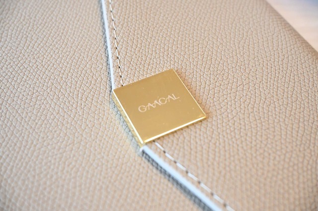 【GAACAL「大人ノート」で始めるライフログ】金色の留め具の部分に名入れも可能！