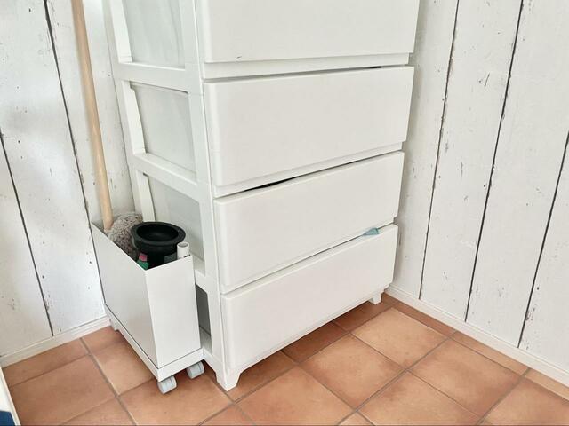 【無印良品　ポリプロピレンファイルボックス　キャスターもつけられるフタ】サイズは（約）幅10×奥行32×高さ24cm　※幅10cmタイプ