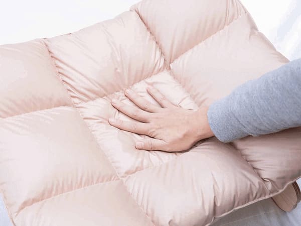 たっぷりダウンが生み出すふわふわ