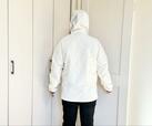 【ワークマン トラベルシェルウォームジャケット】フードを被ると頭の大きさによっては少しシワになるかも