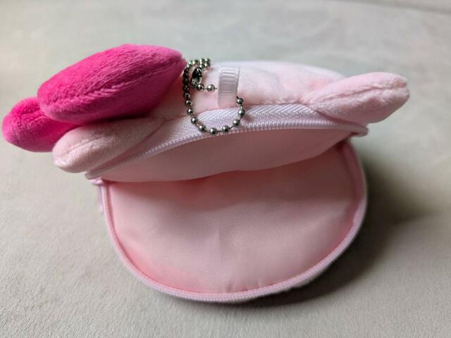 【付録:ハローキティぬいぐるみポーチ】ジッパーを全開にして上から眺めてみました