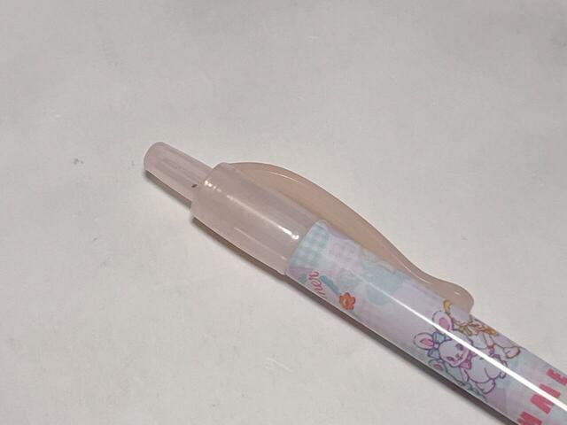 クリップ付きなのでノートなどに挟めるのがうれしいポイント！