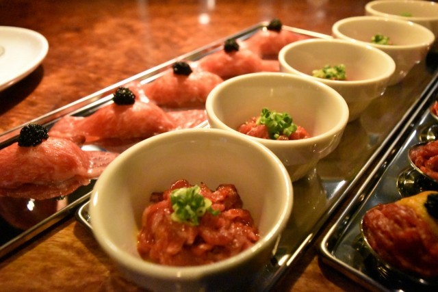 黒毛牛の炙り～ユッケ風～