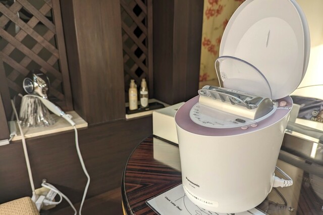【オリエンタルホテル 沖縄リゾート&スパ】美顔器やドライヤーなどが置いてある女性専用ルーム