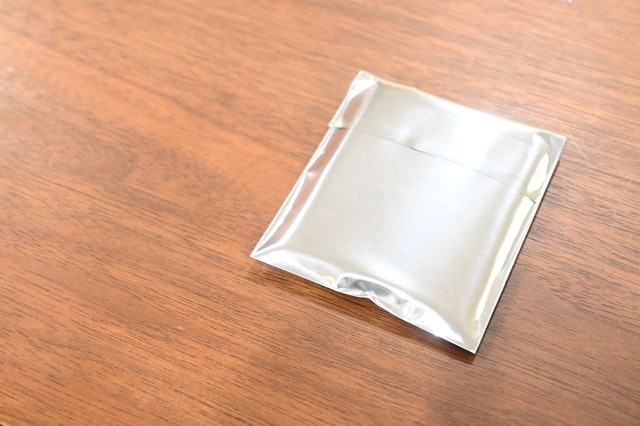 【リラックマ／千代田区観光協会オリジナルグッズ】「アクリルキーホルダー　5周年記念ver.」660円／ブラインドの状態で購入できるため、何が出るかはお楽しみです！