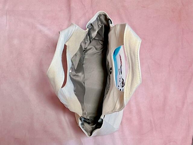 【ファッションセンターしまむら】中にポケットはなく、スナップボタンで留める仕様です