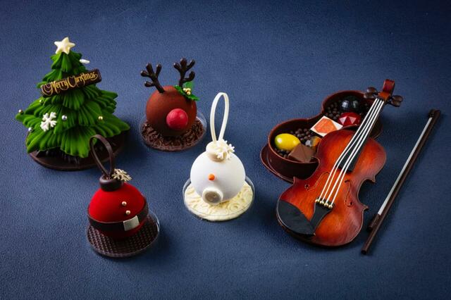 「ザ・プリンス パークタワー東京 2025年クリスマスケーキ」＜期間：2025年9月17日～＞【ホワイトピアノや時計がモチーフの芸術的なクリスマスケーキが登場♪「ザ・プリンス パークタワー東京」で予約スタート！】