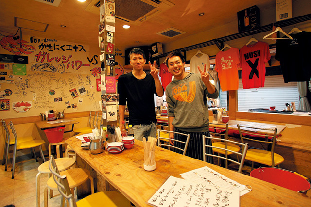 牡蠣食べ放題 かき小屋フィーバー 中崎町店（大阪・中崎町） 内観 営業時はクラブ音楽が流れる空間となり、外まで人が溢れる大盛況ぶりだ。